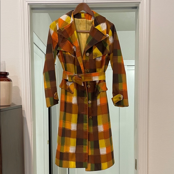 ILGWU Jackets & Blazers - Gorgeous Vintage, ILGWU circa 1963-1974 Plaid Multicolor Women's Trench Coat